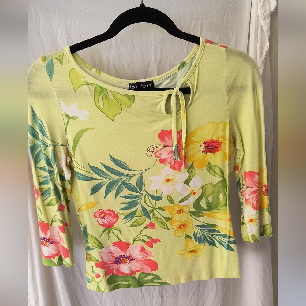 Floral Top -boat neck with bow tie